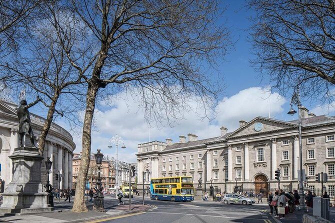 90 Minute Dublin Walking tour and Sightseeing tips - City Hall and Dublin Castle approach: Dubhlinn, Vikings, and what got built over