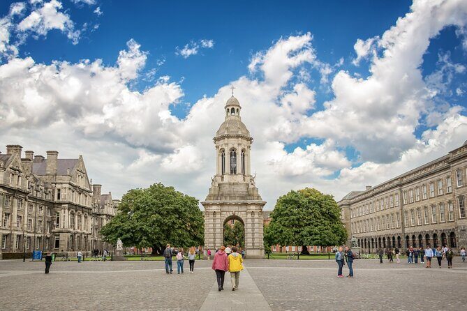 Book of Kells, Dublin Castle, Christ Church Cathedral Tour - Christ Church Cathedral area and Dublin Castle inner courtyards in 50 minutes