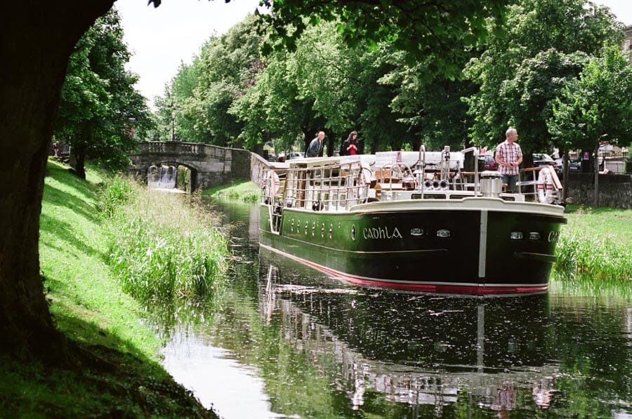 Dublin: Grand Canal Cruise with Dinner - Canal Views and the Lock Gates Built for 228 Years