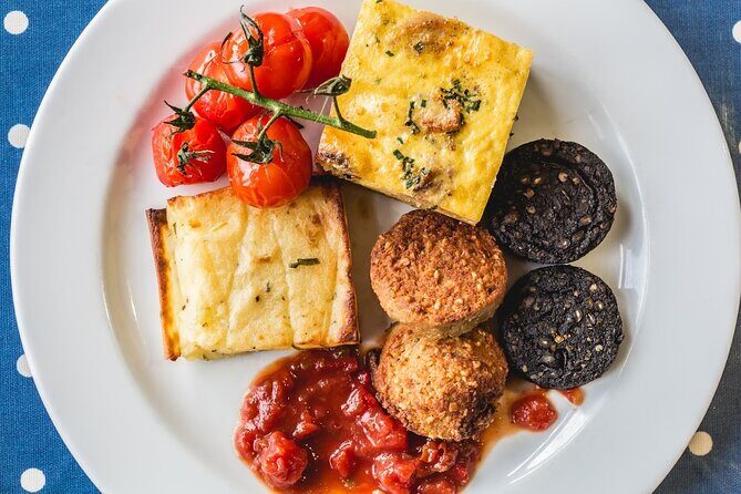 Dublin Historical Centre Food Tour with 8 Food Tastings & Drinks - The food-and-story format: why it works better than eating alone
