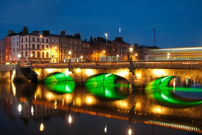 Dublin Hop-on Hop-off Bus Tour - Live Tour auf Deutsch - Included extras that can save you real money