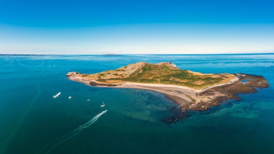 Dublin: Howth Cliffs and Lighthouse Boat Tour - Where to stand and how to get better photos without getting seasick
