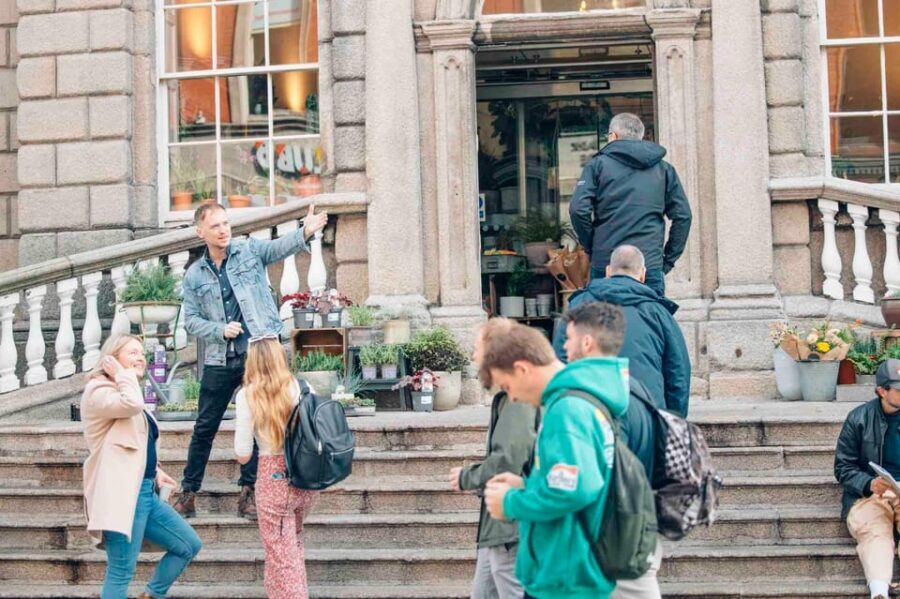 Dublin: Irish Food Trail Walking Tour with 3 Courses - Powerscourt Townhouse Centre: a meeting point you’ll actually find