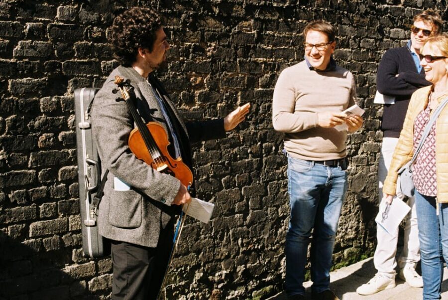 Dublin: Irish Music Walking Tour with Live Performance - The 2-hour pace: short stops, real singing, not a slog