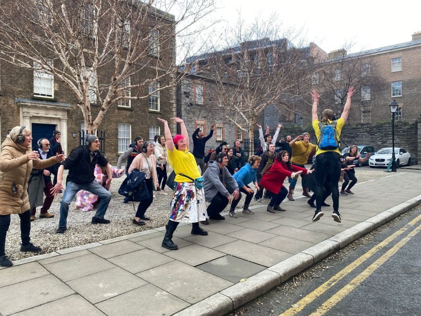 Dublin: Silent Disco Walking Tour - Meeting in Temple Bar at The Button Factory