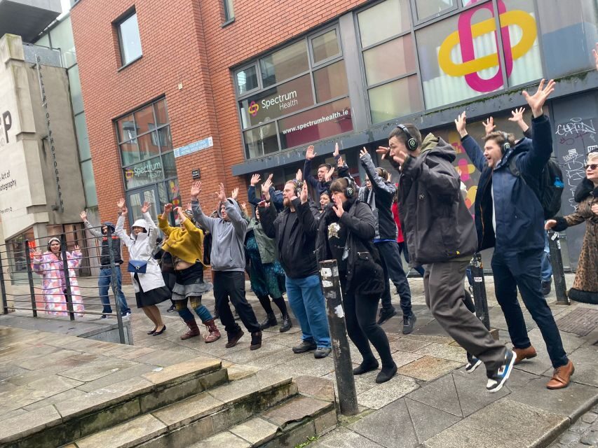 Dublin: Silent Disco Walking Tour - The headsets and the playlist that keeps you walking