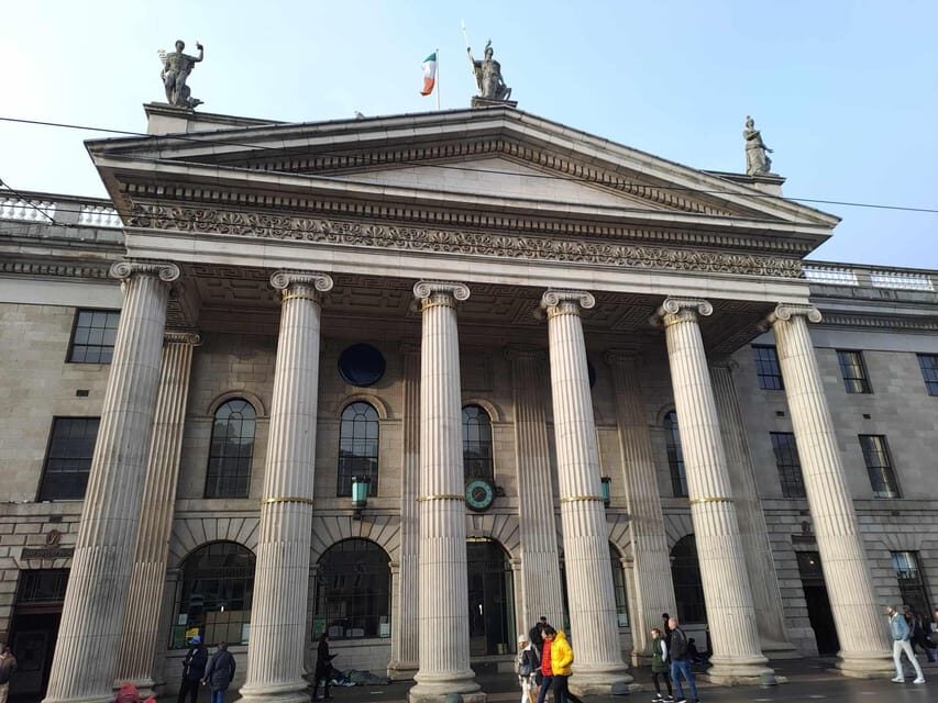Dublin Walking Tour: Top 10 highlights - The GPO Museum stop: a building with public meaning