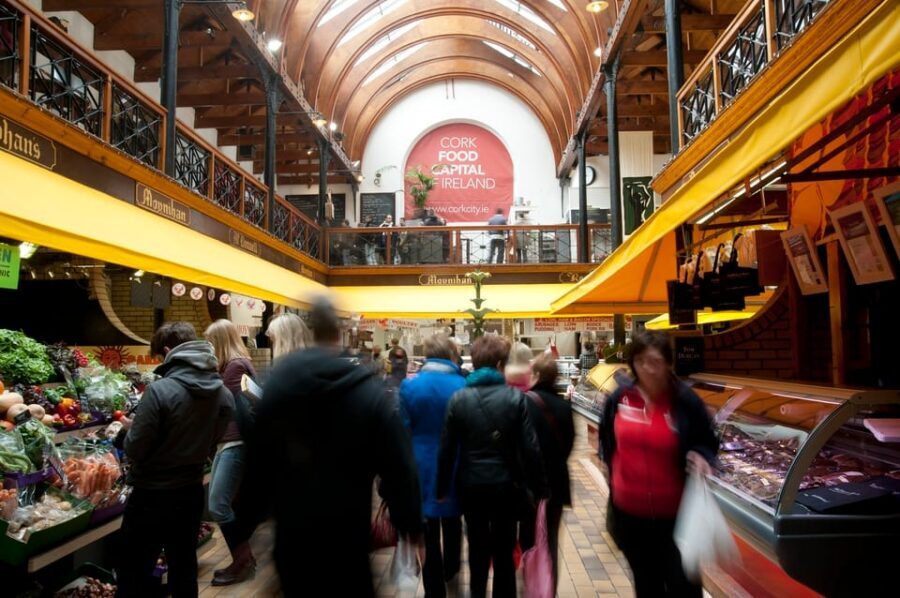 From Dublin:Cork,Cahir Castle,Rock of Cashel Tour in Spanish - A smooth Spanish day trip that hits three big names
