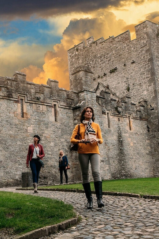 From Dublin:Cork,Cahir Castle,Rock of Cashel Tour in Spanish - Should you book this Cahir Castle and Rock of Cashel tour?