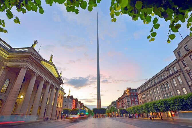 Highlights of Dublin Private Walking Tour with Guide - Key things you’ll notice right away