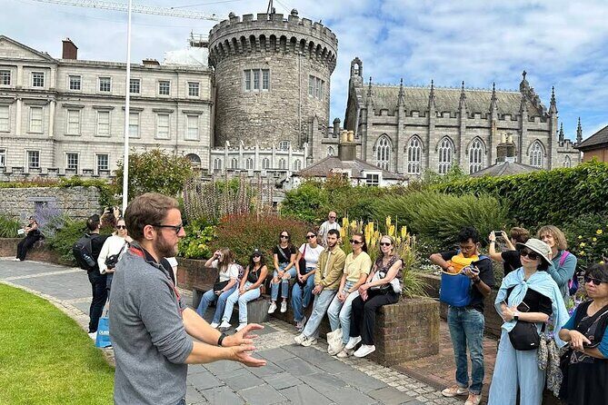 Highlights of Dublin Private Walking Tour with Guide - Molly Malone in Bronze: The Song Legend Comes to Life