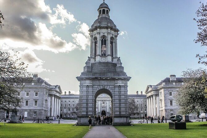 Highlights of Dublin Private Walking Tour with Guide - Dublin Castle and the Gardens Where the City Takes Its Name