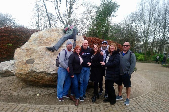 Walking tour in Merrion Square Park with a pint of Guinness Dublin Rogues Tour - Bonus stop possibilities: a museum peek if time allows